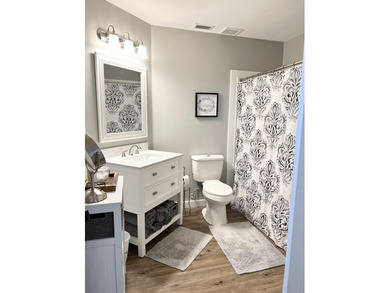 TURN KEY TOWNHOME! STUNNING remodeled in Crosswinds Landing!! on Fort Walton Beach Golf Course in Florida - for sale on GolfHomes.com, golf home, golf lot