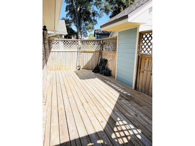 TURN KEY TOWNHOME! STUNNING remodeled in Crosswinds Landing!! on Fort Walton Beach Golf Course in Florida - for sale on GolfHomes.com, golf home, golf lot