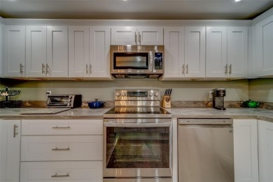 Open the video and 3D presentation to watch the West Coast on Belleair Country Club in Florida - for sale on GolfHomes.com, golf home, golf lot