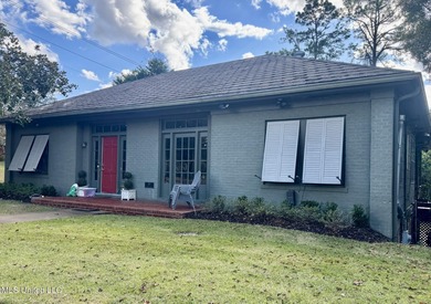AWESOME HOME LOADED WITH CHARACTER & CHARM & READY FOR NEW on Duncan Park Golf Course in Mississippi - for sale on GolfHomes.com, golf home, golf lot