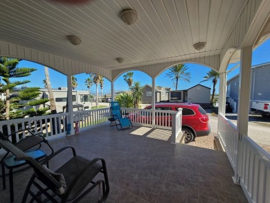 Lovely and well cared for 2 bedroom/2 bath cottage home on an on Long Island Golf Course in Texas - for sale on GolfHomes.com, golf home, golf lot