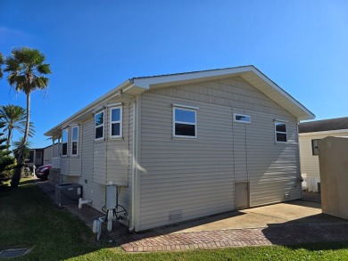 Lovely and well cared for 2 bedroom/2 bath cottage home on an on Long Island Golf Course in Texas - for sale on GolfHomes.com, golf home, golf lot