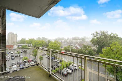 Move right in to this updated, spacious, with many extras Large on Silver Lake Golf Course in New York - for sale on GolfHomes.com, golf home, golf lot