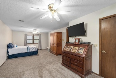 This lovely condo takes the hassle out of home ownership...no on Rolling Hills Country Club in Kansas - for sale on GolfHomes.com, golf home, golf lot