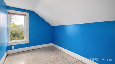 This spacious and charming 4 bedroom, 1.5 bath home is move-in on Pine Grove Country Club in Michigan - for sale on GolfHomes.com, golf home, golf lot