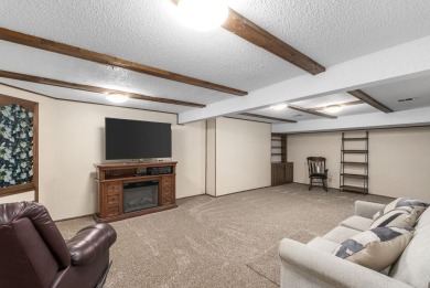 This lovely condo takes the hassle out of home ownership...no on Rolling Hills Country Club in Kansas - for sale on GolfHomes.com, golf home, golf lot