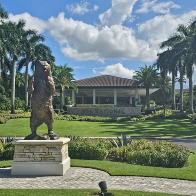 Welcome to your dream condo or ideal investment property! on PGA National Golf Club in Florida - for sale on GolfHomes.com, golf home, golf lot