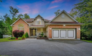 Exceptional Pocono Paradise! Tastefully Updated 5 Bedroom, 4 1/2 on Pocono Farms Country Club in Pennsylvania - for sale on GolfHomes.com, golf home, golf lot