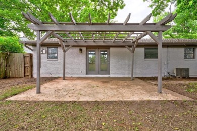 Cute 3 bedroom home with 1 1/2 bath, within walking distance to on Jimmie Austin OU Golf Club in Oklahoma - for sale on GolfHomes.com, golf home, golf lot