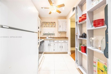 Welcome to this beautifully maintained 2-bedroom, 2-bathroom on Sunrise Lakes Phase III in Florida - for sale on GolfHomes.com, golf home, golf lot