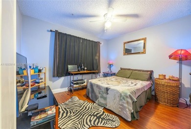 Welcome to this beautifully maintained 2-bedroom, 2-bathroom on Sunrise Lakes Phase III in Florida - for sale on GolfHomes.com, golf home, golf lot