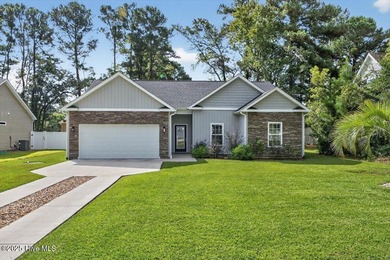 SINGLE LEVEL & MOVE-IN READY! This 3 Bedroom, 2 Bath, Double car on Oyster Bay Golf Links in North Carolina - for sale on GolfHomes.com, golf home, golf lot