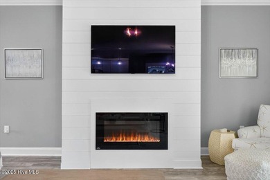 SINGLE LEVEL & MOVE-IN READY! This 3 Bedroom, 2 Bath, Double car on Oyster Bay Golf Links in North Carolina - for sale on GolfHomes.com, golf home, golf lot