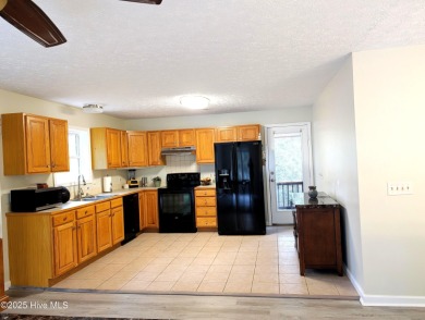 Great Location! Lovely, maintained, updated, unique1780 sqft on The Lakes Country Club in North Carolina - for sale on GolfHomes.com, golf home, golf lot