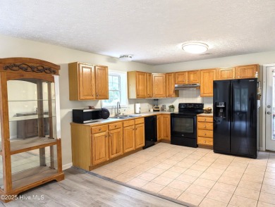 Great Location! Lovely, maintained, updated, unique1780 sqft on The Lakes Country Club in North Carolina - for sale on GolfHomes.com, golf home, golf lot