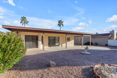 Welcome to this beautiful 2 bedroom/ 2 bath, single level home on Cottonwood Country Club in Arizona - for sale on GolfHomes.com, golf home, golf lot