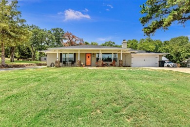 Back on market! Buyers' financing fell through. No fault of the on Lake Kiowa Golf Course in Texas - for sale on GolfHomes.com, golf home, golf lot