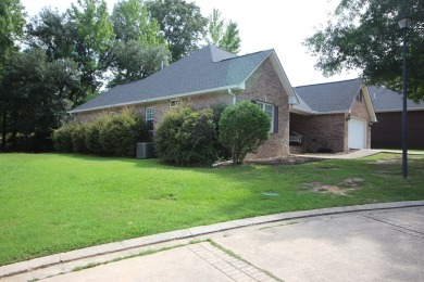 Beautiful home in the Twin Oaks subdivision! Twin Oaks is a on Laurel Country Club in Mississippi - for sale on GolfHomes.com, golf home, golf lot