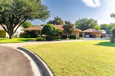 One-owner home in highly sought-after Walnut Creek Valley on Walnut Creek Country Club in Texas - for sale on GolfHomes.com, golf home, golf lot