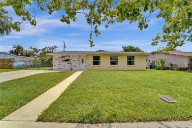 BRAND NEW ROOF! NEW ELECTRIC PANEL! BRAND NEW A/C (3 ton on Cooper Colony Country Club in Florida - for sale on GolfHomes.com, golf home, golf lot