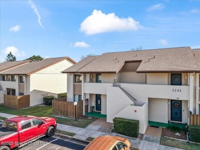 Adorable 1 bed 1.5 bath end unit with golf course views!  Both on Mallards Landing Golf Course in Florida - for sale on GolfHomes.com, golf home, golf lot