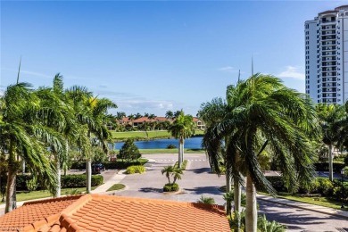 LOWEST PRICED UNIT IIN HAMMOCK BAY. Updated, this 3 bedroom, 2 on Hammock Bay in Florida - for sale on GolfHomes.com, golf home, golf lot