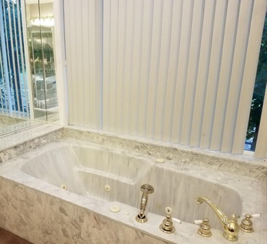 Welcome to 117 Cifuentes Way, a charming 3BR, 4BA custom home on Ponce De Leon Golf Course in Arkansas - for sale on GolfHomes.com, golf home, golf lot