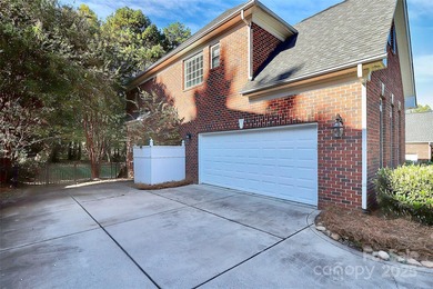Traditional all-brick 6BR, 4BA home on the 6th tee box of on Birkdale Golf Club in North Carolina - for sale on GolfHomes.com, golf home, golf lot