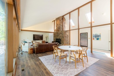 This 3-bedroom, 3-bath 1-level home on Ridge Road at Eden Isle on Red Apple Inn and Country Club in Arkansas - for sale on GolfHomes.com, golf home, golf lot