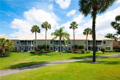 IMMACULATE TURNKEY CONDO WITH GOLF AND LAKE VIEWS:
This on Worthington Country Club in Florida - for sale on GolfHomes.com, golf home, golf lot