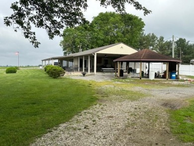 Here is your chance to own a business. This is a fully on Twin Oaks Golf Club in Illinois - for sale on GolfHomes.com, golf home, golf lot