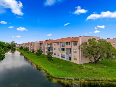 Easy to show!!! Beautiful, fully remodeled, featuring 2 spacious on Sunrise Lakes Phase III in Florida - for sale on GolfHomes.com, golf home, golf lot