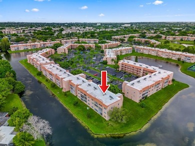 Easy to show!!! Beautiful, fully remodeled, featuring 2 spacious on Sunrise Lakes Phase III in Florida - for sale on GolfHomes.com, golf home, golf lot