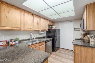 A charming 1 bed, 1 bath townhome in Leisure World is now for on Leisure World Country Club in Arizona - for sale on GolfHomes.com, golf home, golf lot