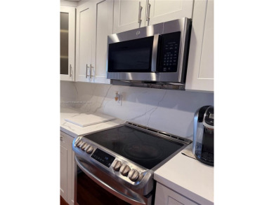 Cozy and updated townhouse located in the beautiful area of on  in Florida - for sale on GolfHomes.com, golf home, golf lot