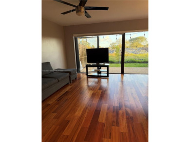 Cozy and updated townhouse located in the beautiful area of on  in Florida - for sale on GolfHomes.com, golf home, golf lot