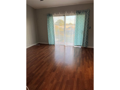 Cozy and updated townhouse located in the beautiful area of on  in Florida - for sale on GolfHomes.com, golf home, golf lot