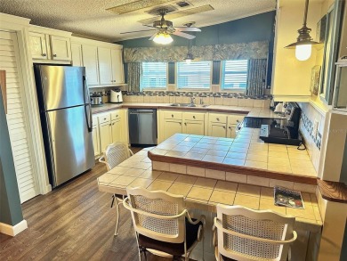 New Lower Price! Gorgeous Decorator 2006, 28x52/55, 1540 sq. ft on Mainlands Golf Club in Florida - for sale on GolfHomes.com, golf home, golf lot