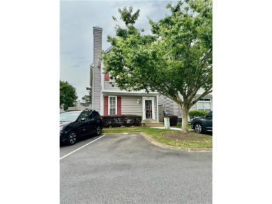 Location!! This 2 bedroom, 2.5 bathroom condo is located in the on Kempsville Greens Municipal Golf Course in Virginia - for sale on GolfHomes.com, golf home, golf lot