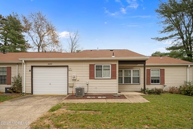 Leisure Village West- This 2 bedroom, 2 bath home is located on Leisure Village West Assoc. in New Jersey - for sale on GolfHomes.com, golf home, golf lot