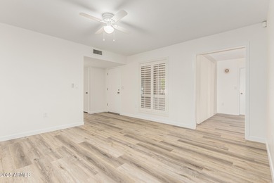 Fully updated Sun City home offering 3 bedrooms, 2 baths, and 1 on Sun City Lakes West and East in Arizona - for sale on GolfHomes.com, golf home, golf lot