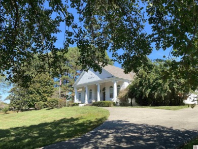 Elegant executive home overlooking Mayfield Graves County on Mayfield-Graves Country Club in Kentucky - for sale on GolfHomes.com, golf home, golf lot