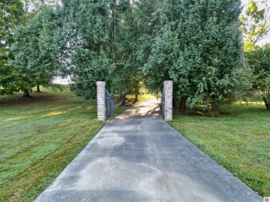 Elegant executive home overlooking Mayfield Graves County on Mayfield-Graves Country Club in Kentucky - for sale on GolfHomes.com, golf home, golf lot