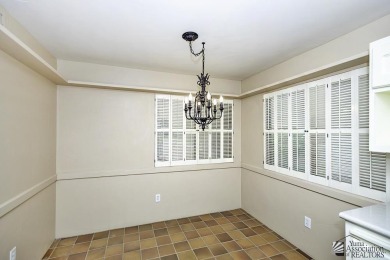 This 3 bedroom Condo is a stunner.  Offering over 1600 sq feet on Yuma Golf and Country Club in Arizona - for sale on GolfHomes.com, golf home, golf lot