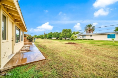 Thoughtfully designed, spacious floorplan just steps away from on Sun City South Golf Course in Arizona - for sale on GolfHomes.com, golf home, golf lot