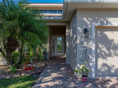 This is the retirement home you've been waiting for!  Great on Lake Ashton Golf Club in Florida - for sale on GolfHomes.com, golf home, golf lot