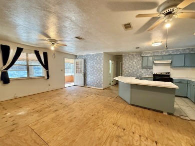 Discover the potential of this cozy 2-bed, 2-bath home in the on Pendleton Harbor in Texas - for sale on GolfHomes.com, golf home, golf lot