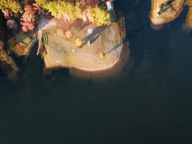 Discover the potential of this cozy 2-bed, 2-bath home in the on Pendleton Harbor in Texas - for sale on GolfHomes.com, golf home, golf lot