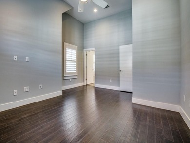 Experience effortless living in this turnkey, energy-efficient on Stevens Park Golf Course in Texas - for sale on GolfHomes.com, golf home, golf lot