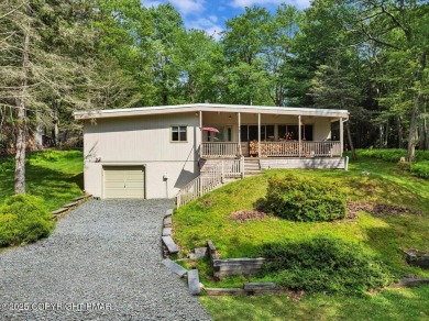 Step into this 3-bedroom, 2-bath Lake Harmony home showcasing on Split Rock Resort and Country Club in Pennsylvania - for sale on GolfHomes.com, golf home, golf lot